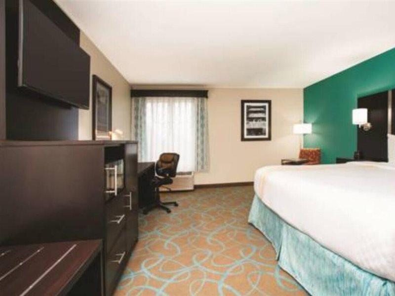 City Express By Marriott Duluth Bagian luar foto