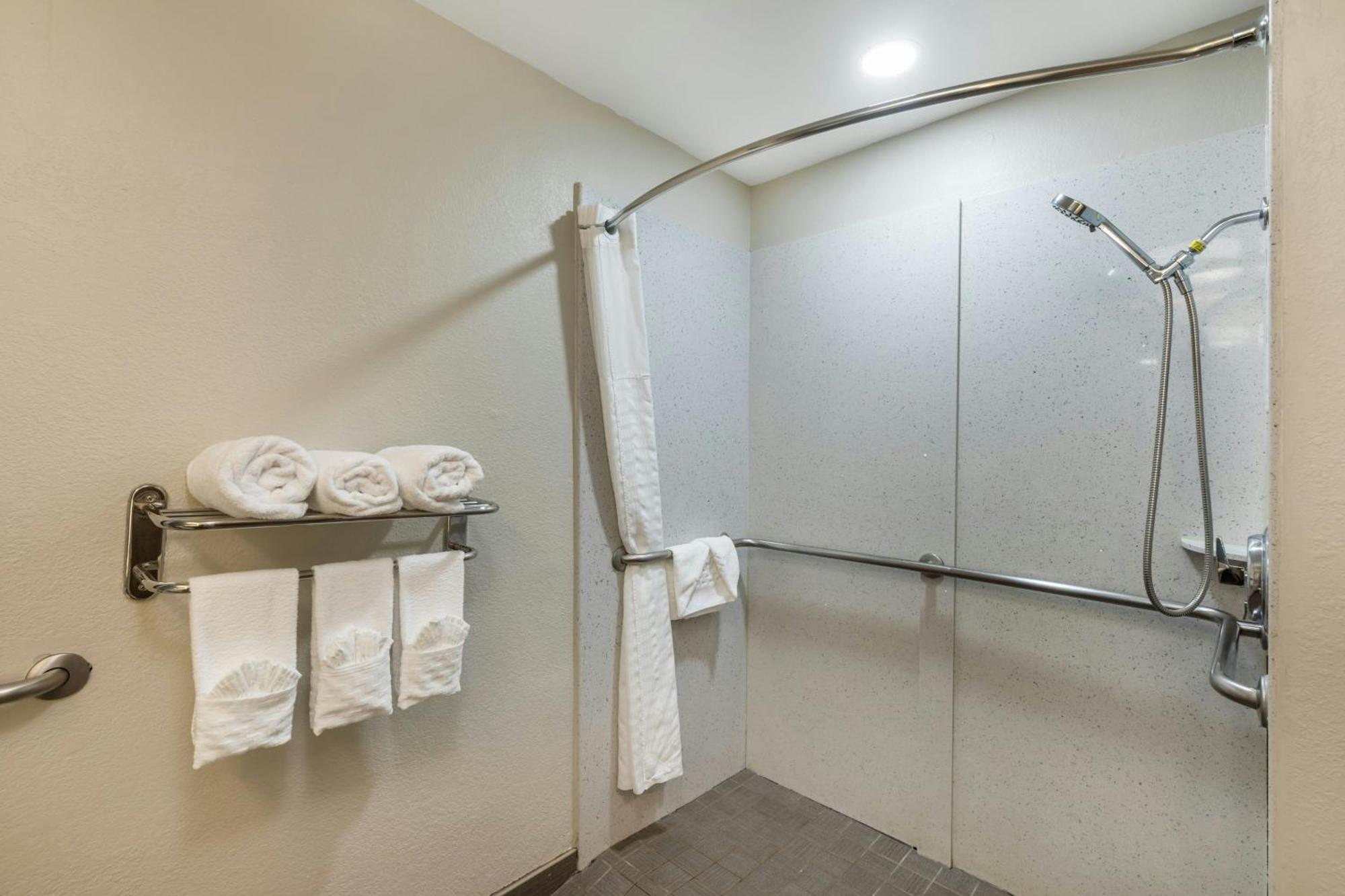 City Express By Marriott Duluth Bagian luar foto