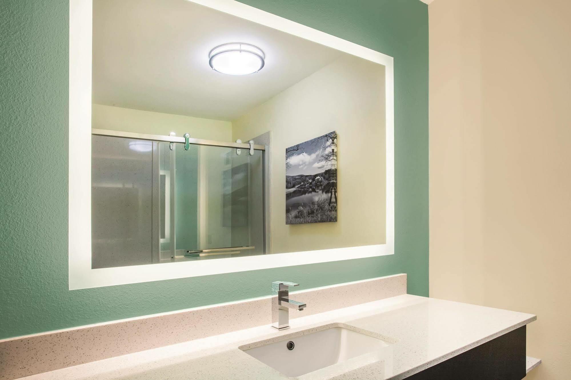 City Express By Marriott Duluth Bagian luar foto