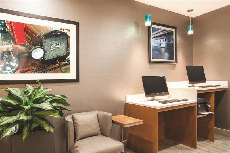 City Express By Marriott Duluth Bagian luar foto