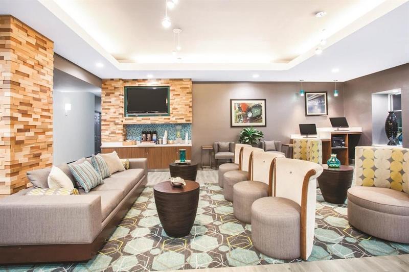 City Express By Marriott Duluth Bagian luar foto